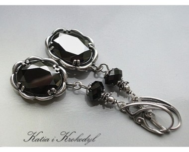 CLASSIC BLACK