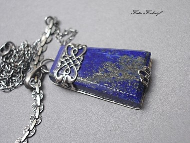 Lapis w koronkach - naszyjnik
