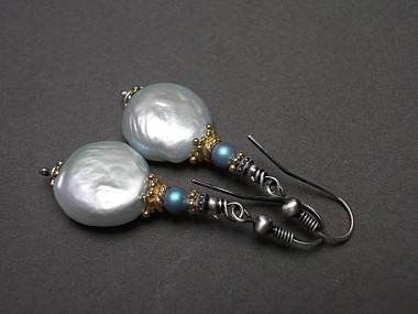 Pearls /baby blue/ - kolczyki