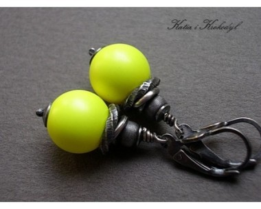 SPRZEDANE. ŻARÓWY - SWAROVSKI NEON YELLOW