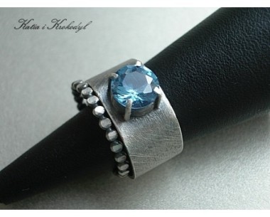 SPRZEDANE. Z KROPKĄ AQUAMARINE