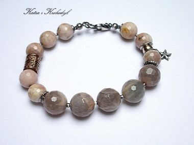 TAUPE AND NUDE