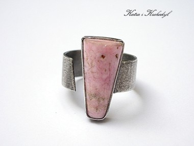TRIANGLE ROSE
